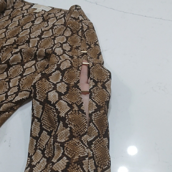 Michael Kors Size M Snake Snakeskin Print Open Cage Sleeve Shirt Gentle Used - Picture 4 of 7